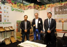 Nadir Zaptia (Adel Fresh Fruit, Zuid Afrika) met Francisco Vercher (Latorre Marketing) en Diego Stefani (Natrural Misting) op de stand van PrimePro.