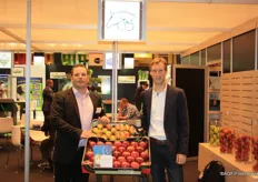 Yohan Lanoe en Pieter Devos van Devos Group presenteren hun hardfruit.