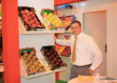 Marc Albo van Distrimex laat graag het fruit zien dat ze wereldwijd exporteren