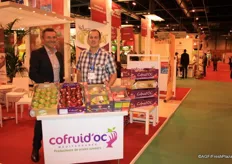 Coöperatie Cofruitd'oc vermarkt diverse groenten en fruit. Rechts: Erwan Jade van Cofruid'oc en links bezoeker Eric Godard van Laparra (importeur/exporteur/groothandelaar in Rungis)
