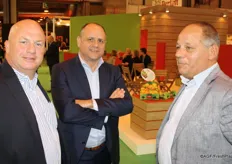 Frans van der Burg (TNI), Francisco Latorre (Global Green Team) en Willem Schut van Meeder