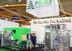 Geery Peters van Tonen en Jan Strijbos van Prins Verpakkingstechniek samen met Nadine Barsch van Barsch Horizontale Verpackungsmaschinen.