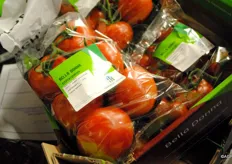 He, nog een verpakking Nederlandse tomaten! Na flink zoeken vonden we deze Harvest House-verpakking.