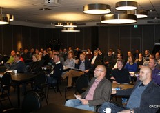 Een goedgevulde zaal uienhandelaren, zo'n 90% van uienhandelend NL was aanwezig