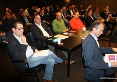 Robbert Blok (Green Organics), Jan van der Lans, Kees van den Bosch (Freeland) en RenÃ©e Menkveld (Van Meir) en vooraan Wilco van den Berg (GroentenFruit Huis)