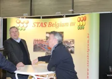 Aad Tas van Aweta en Jan Taks van Stas Belgium actief in gesprek
