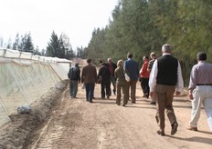 Bezoek aan de van gaas gemaakte kassen.