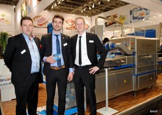 Rickard Svensson (Nemco), Jop Kelderman en Rune Mølgaard (Nemco) bij Sealpac op de stand. Nemco Food Industry solutions is een distributeur van Sealpac.