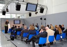 Er was veel aandacht besteed aan een ondersteunend programma door middel van presentaties, demonstraties, forums, paneldiscussies etc.