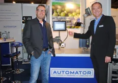 Remco Krosenbrink en Jan-Willem Mantel van Automator. Veel interesse naar het inktjetsysteem van Matthews, welke super geschikt is voor de industriële omgeving. Zowel de cartridge als DOD wordt met 1 controller geregeld.