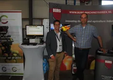 Arie Verhoef van Burg Machinefabriek met Henk-jan Klok van Fruitvoorraad/Kloksoftware
