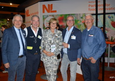 Richard Schouten van GroentenFruit Huis, Rob Banken van Banken Champignons, Cathy van Beek van GroentenFruit Huis, Jan Groen van Green Organics en Paul Peters van Gebr. Peters Fruithandel