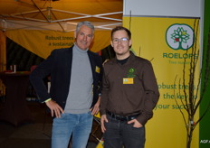 Winnie en Sven Roelofs van Boomkwekerij Roelofs. Zij introduceerden het nieuwe ras PIA41: een vitale boom en schurftresistent, die groen gele appelen geeft en enorm knapperig is