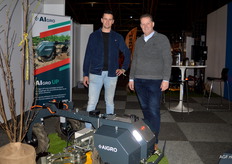 Wim Reijersen van Buuren en Niek Vlemminx van AIGro met voor zich de AIgro Up 4x4 W. De Aigro Up, zoals de robot heet, is bedoeld voor zowel akkerbouwers als voor boomkwekers en fruittelers. Hij kan maaien en onkruid wieden, ideaal om tijd te besparen!