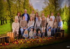 De familie Devos en Wouters kondigden deze week een fusie aan. Op de stand een prachtige achterwand van deze familiefoto