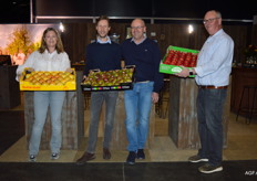 Silke Wouters, Pieter Devos, Wim Wouters en Kris Wouters van Devos-Wouters. Hier het artikel dat wij deze week publiceerden over de fusie: https://www.agf.nl/article/9684055/devos-group-en-wouters-fruit-gaan-fuseren/