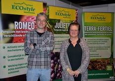 Brecht Lammens en Josiane Smeets van Ecostyle België. Romeo en Julietta (op de achtergrond) zijn de meest nieuwe producten