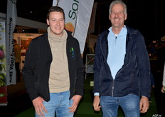 Vader en zoon genieten van een dagje beurs: Herrold en Wim Bijl van Bijls Fruit