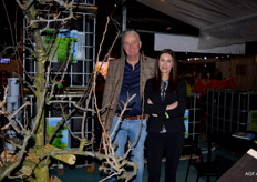 Mis Iwona en Bart Nicolai van Agrocenter en Nicolai Protect Systems. Gespecialiseerd in milieuvriendelijke oplossingen zoals nestkastjes, bio filters, overkappingen op zonne-energie...