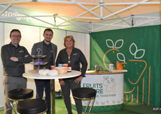 Karin Plat en Nick Gemoets van Syngenta samen met Herbrecht Muijs van Adama