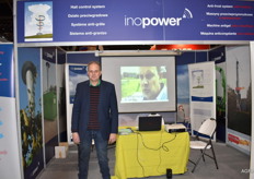 Marnix van Praet van Inopower/Hail shield bvba met de hagelkanonnen en windmolens ter bescherming tegen hagel en vorst