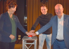 De hoofdact moet nog komen. De rode knop werd ingedrukt en we kwamen in een virtuele uienwereld terecht.