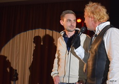 Dave liet het allemaal maar over zich heenkomen. Die Lamborghini maakte een prachtig geluid. De fotograaf stond ook nog voor paal, deze keer als flitspaal (uiterst links)