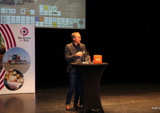 Mark Brantjes heet iedereen welkom en wenst iedereen een gelukkig maar vooral gezond 2025.