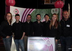 Wendy Hilhorst, Wilbert Lindhout, Evert van Crombrugge, Bart Schriever, Jesse Toringa, Christel Bruin en Tom Langenberg van De Groot en Slot. Zij bestaan dit jaar 70 jaar.