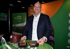 Teus van 't Foort van FS Europe & Fruit Security deelde weer de lekkerste saté uit