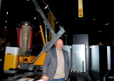 Ernst Slabbekoorn van Frost Fans bij de nieuwe noviteit: de Eco Booster. Op basis van houtpellets, bijverwarming voor extreme omstandigheden