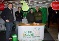 Jan-Willem van der Klugt, Hans Pijpers, Maikel van den Berg en Ton Besseling van Adama/Syngenta. Zij introduceerden in Goes het nieuwe logo Fruits&Care speciaal voor het samenwerkingsverband in de fruitteelt met Syngenta