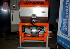 en Meglio precisie rijenstrooier op GPS van ZHE Trading....