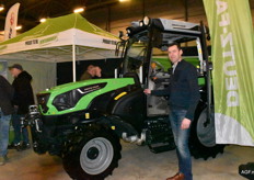 De gezamelijke Deutz Fahr Dealers. op de foto Arjan Zandijk van Zandijk Mechanisatie uit Tholen