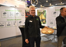 Jan van Lierop van de Vereinigte Hagel had weer een gezonde snack meegenomen, Dirk de Jaeger was druk in gesprek