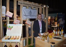 Jan Willen van Kempen van het gelijknamige bedrijf Van Kempen Fruitsappen is trots op zijn fruitsappen. Levering doen ze bij de horeca- en groothandel.