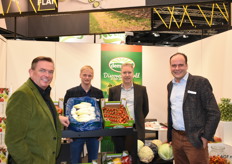 Guy De Meyer, Olivier De Meyer, Peter van Veen en Dominiek Keersebilck van Demargro keken met tevredenheid naar de nieuwe stijl van het VLAM-paviljoen