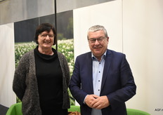 Rita Demaré en Luc Vanoirbeek van VBT werden even gestoord tijdens een onderonsje in het VLAM-café