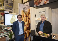 Zoon en vader op de stand van RTL Patat/RTL Onions. Rémy en Rik Tanghe