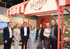 Het team van Stoffels Tomaten. Gedurende de beurs was het vanwege de drukte op de stand zoeken naar een geschikt momentje om het volledige team op de foto te krijgen, maar ondergetekende fotograaf heeft het toch voor elkaar gekregen.