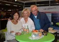 Lia van Veiling Zaltbommel zorgde voor een leuke reunie op de beurs met op de foto Gert Lukassen en links zijn vrouw.