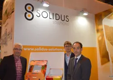 Solidus Solutions, massief kartonnen verpakkingen. Sinds april j.l. een zelfstandige onderneming, voorheen Smurfit Kappa. Links Thomas Koch, Jos Koning en Remy Notten.