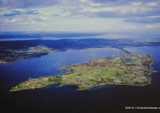In het bedrijf hangt deze foto van Insel Reichenau