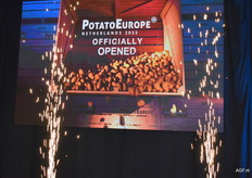 De beurs is officieel geopend.