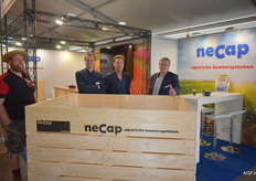 Dennis Betjes van De Wulf machines, Piet Broers, Patrick Kort en Mart Broers van Necap Pallets