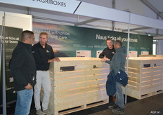 Patrick Goosens en  Robert Helder van Naus Agriboxes. En druk dat ze het hadden deze dagen.
