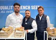 Thibaud en vader Alain Roudaut en in het midden Hafid Asserrar van LSA, zaadexporteur. Zij exporteren vnl naar Afrika, Midden-Oosten en Europa.