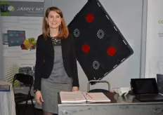 Caroline Pomarede van Janny MT. Zij hebben een deksel ontwikkeld voor fruitkisten, deze zijn waterdicht en creëren een CA atmosfeer in de kist.