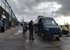 De VIP-bus staat klaar voor de Inspiratietour