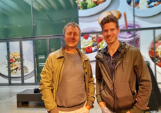 Cees Vink (Vink Fruitboerderij) met Mark Timmerman (De Groentemannen)